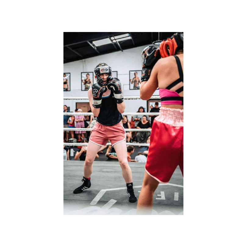 two women boxing